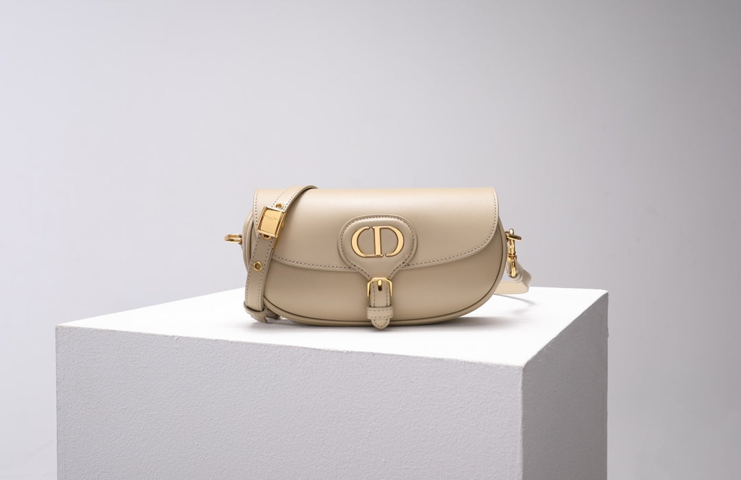 Bolso Dior Bobby Eat-West Arena