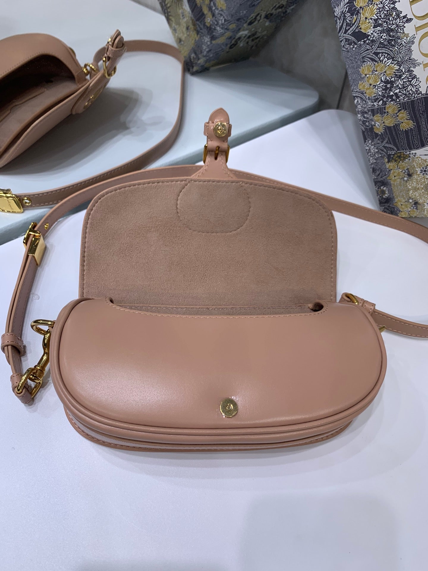 Bolso Bobby Eat-West Rose 21 cm