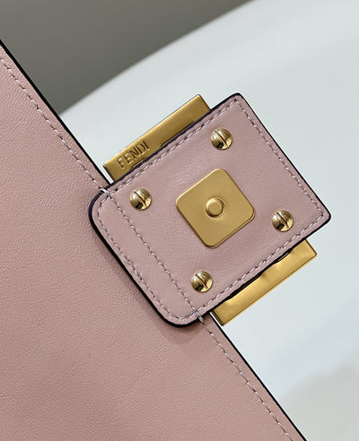 Bolso Baguette Chain Midi Rosa