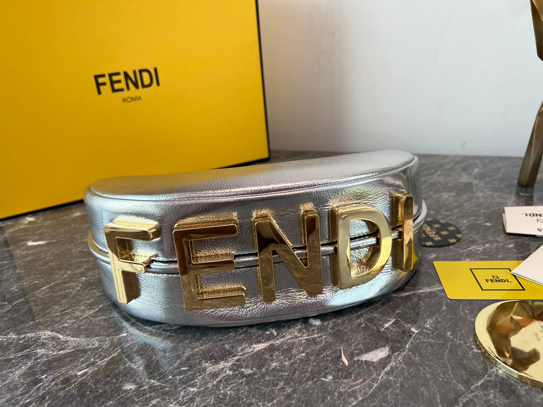 Bolso Fendigraphy Nano Plateado