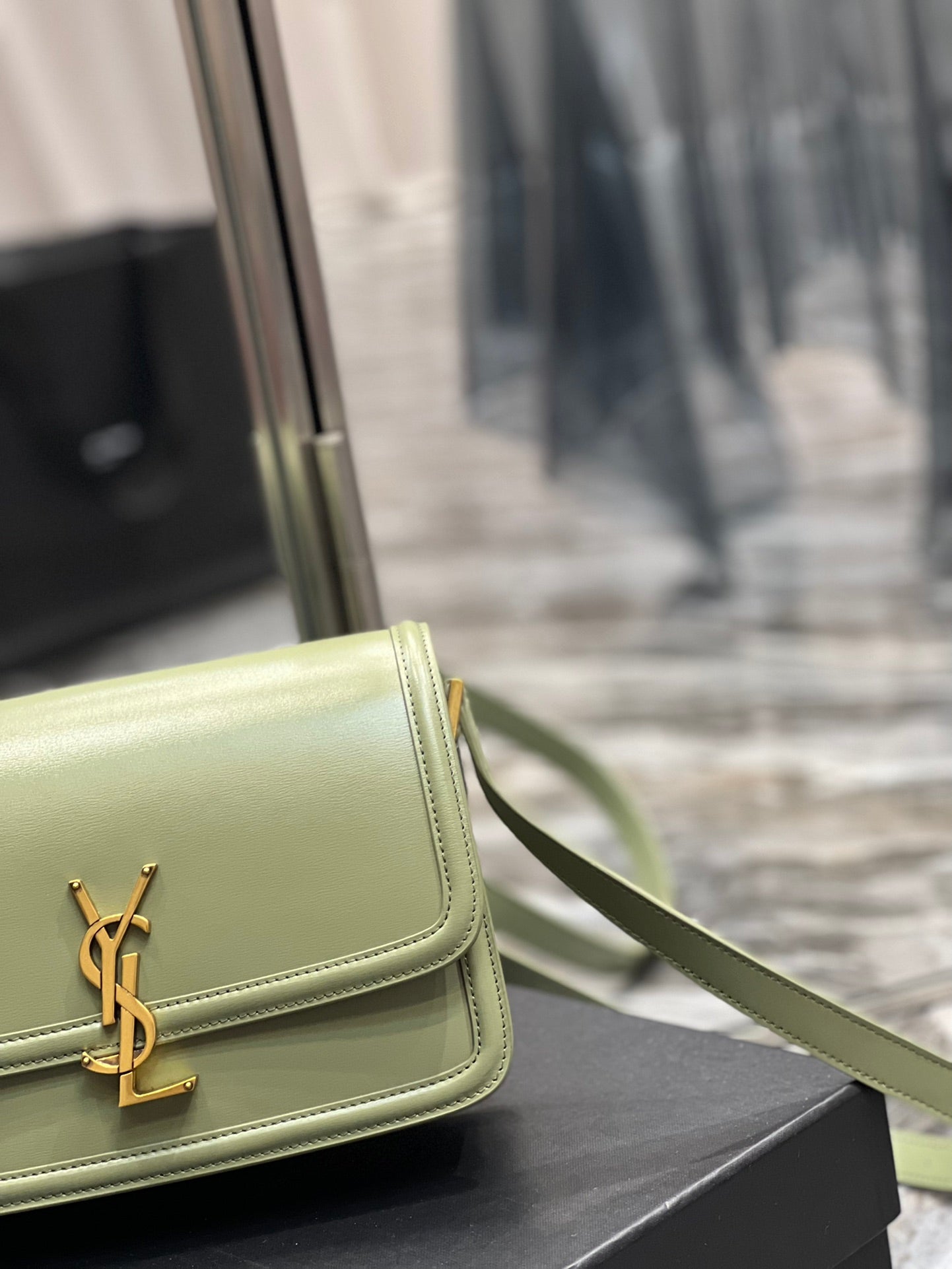 Bolso Mediano Solferino De Piel Pistacho