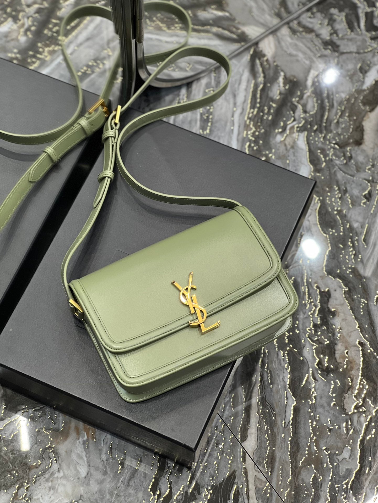 Bolso Mediano Solferino De Piel Pistacho