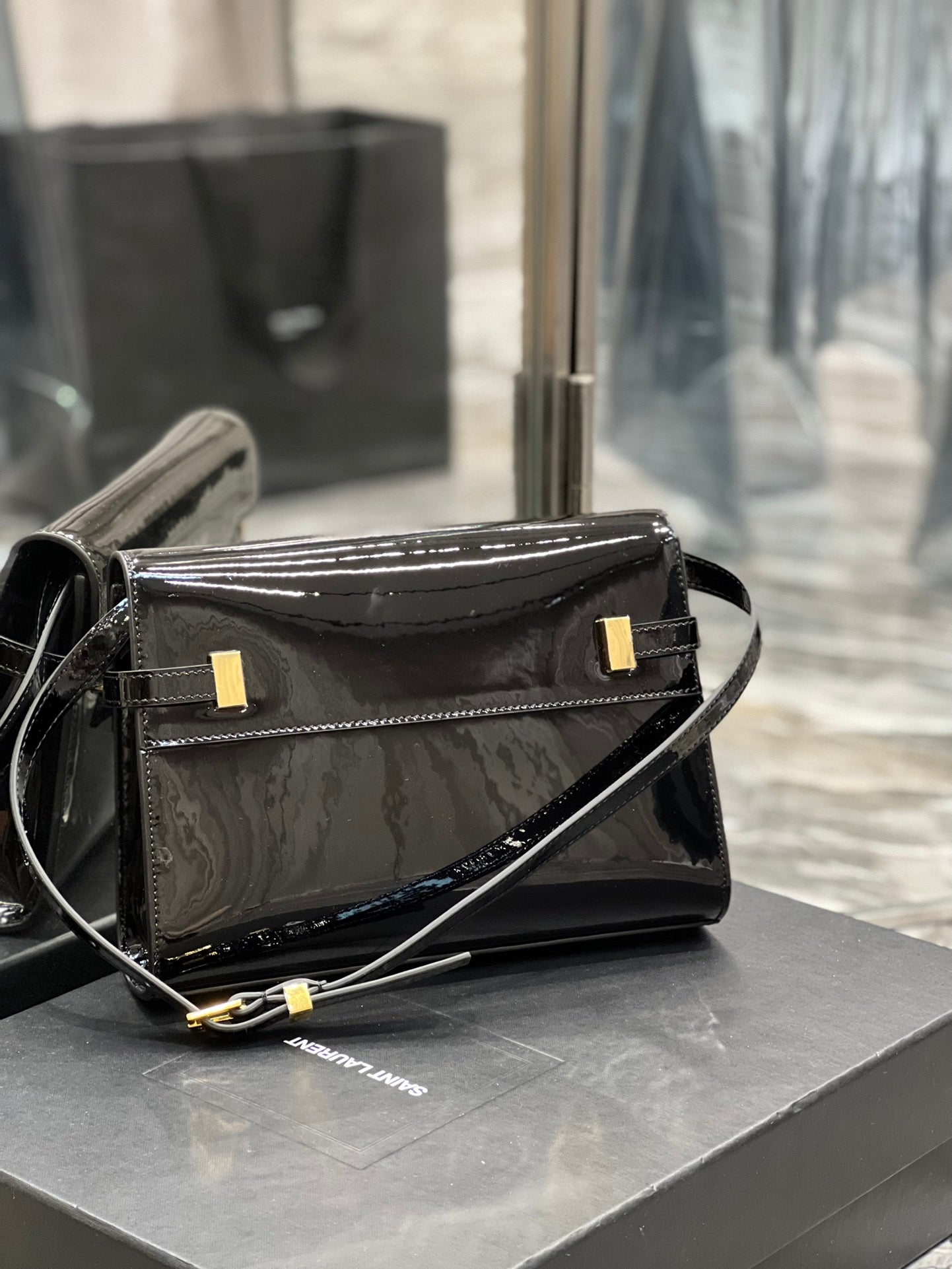 Copia de Bolso de Hombro Pequeño Manhattan Charol Negro