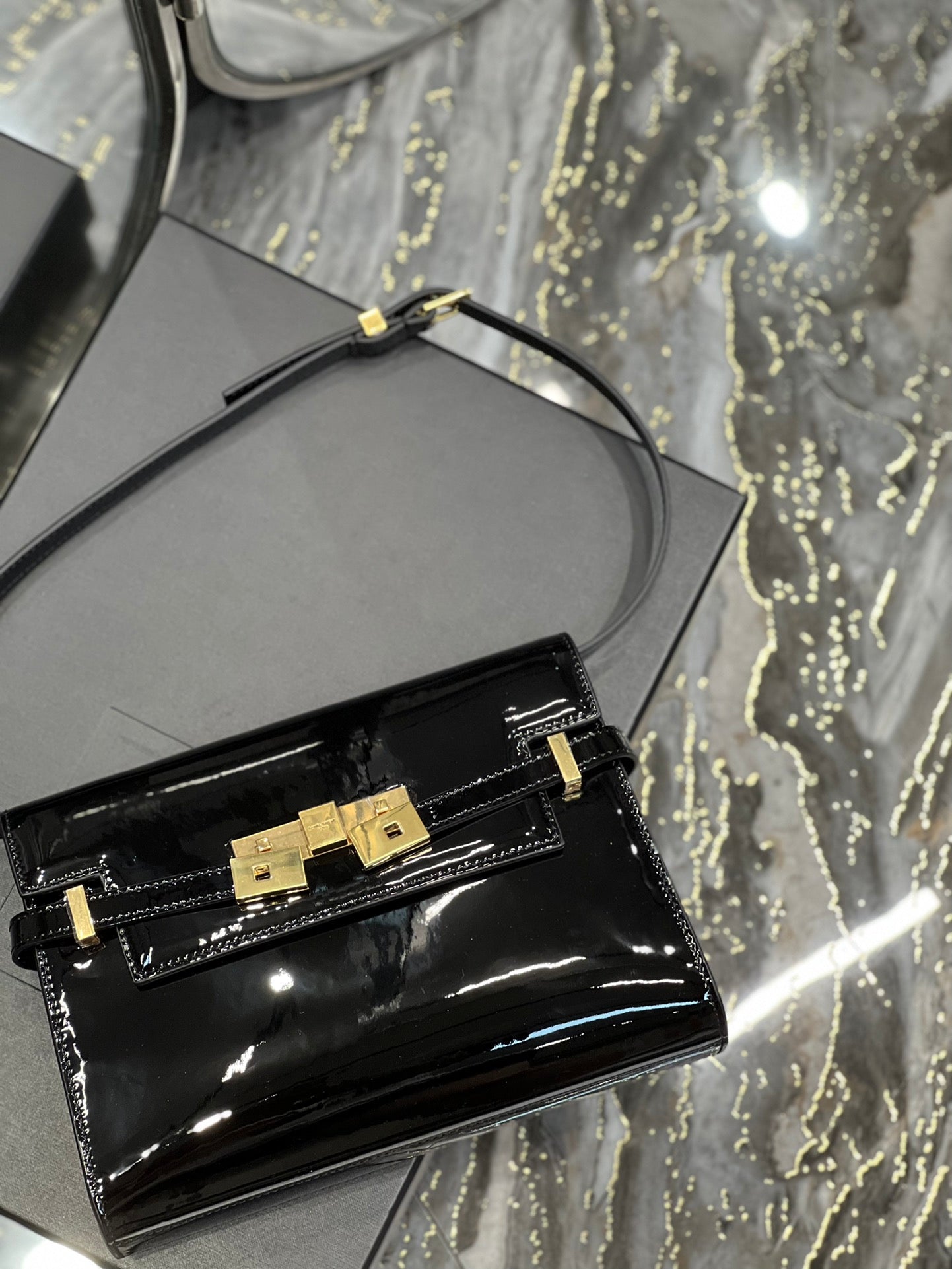 Copia de Bolso de Hombro Pequeño Manhattan Charol Negro