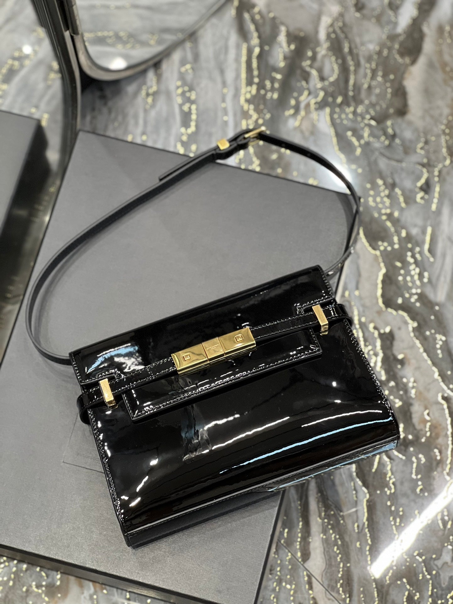 Copia de Bolso de Hombro Pequeño Manhattan Charol Negro
