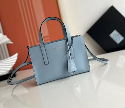 Minibolso Prada Re-Edition 1995 de piel Celeste