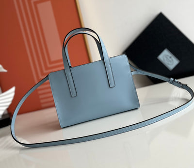 Minibolso Prada Re-Edition 1995 de piel Celeste