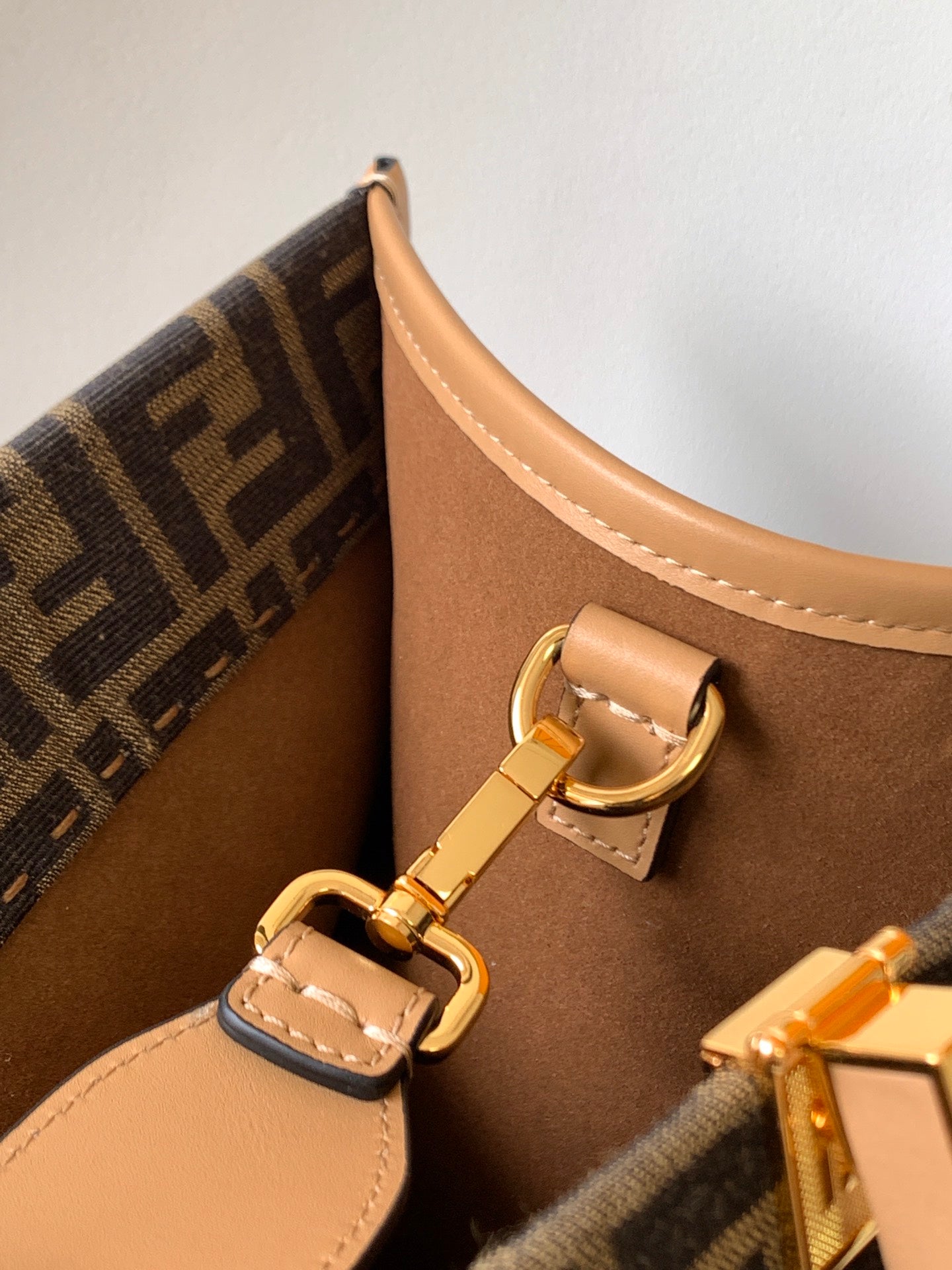 Fendi Sunshine Medium tejido Jacquard