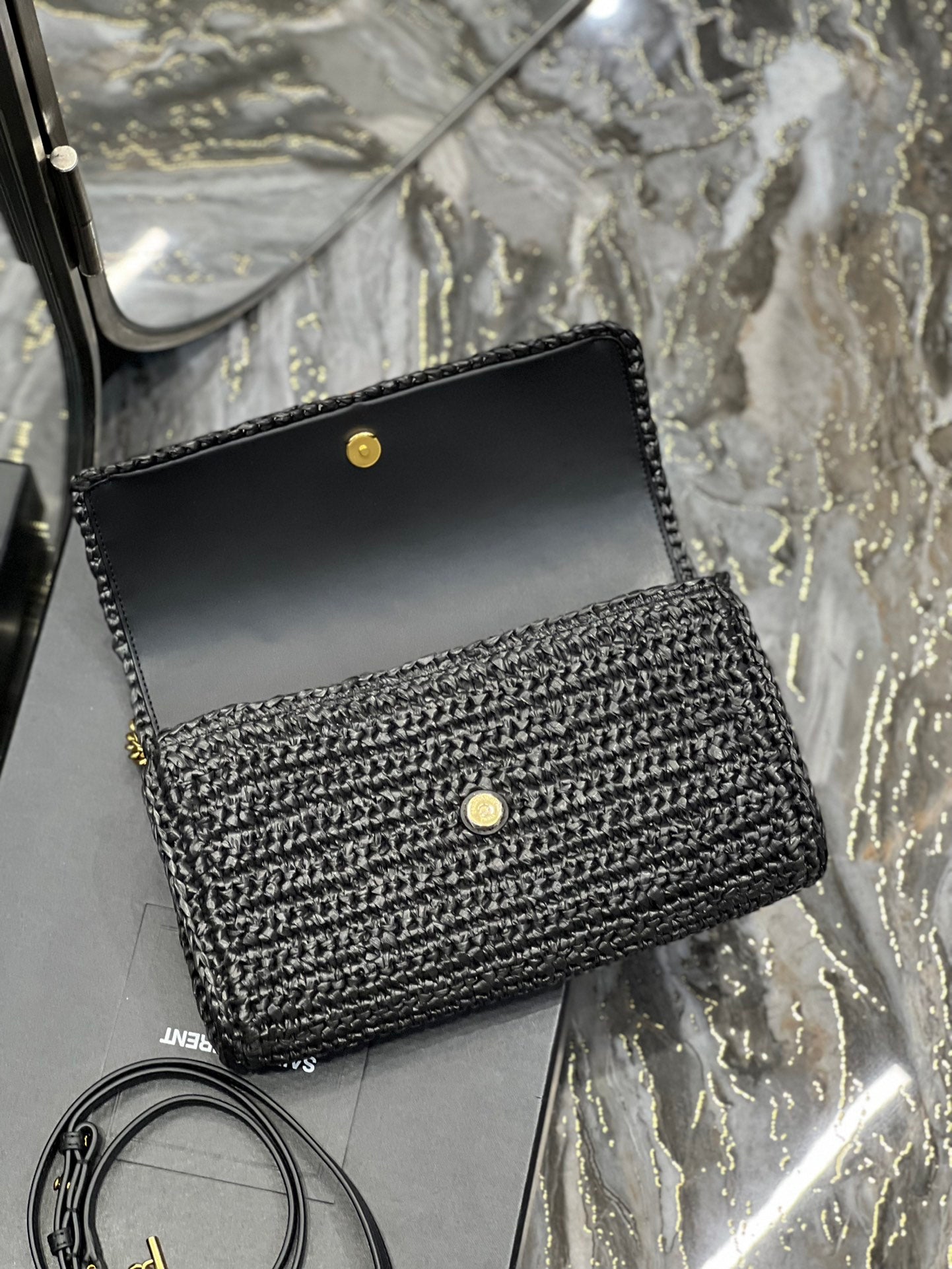 Bolso Kate 99 con Borla y Rafia Negro