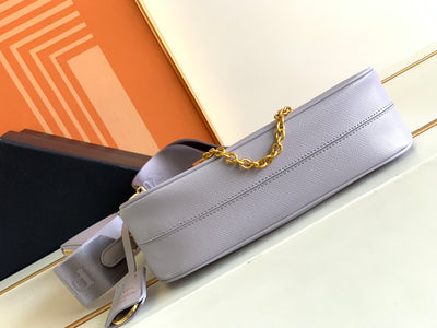 Bolso de piel Saffiano Prada Re-Edition 2005 Glicina
