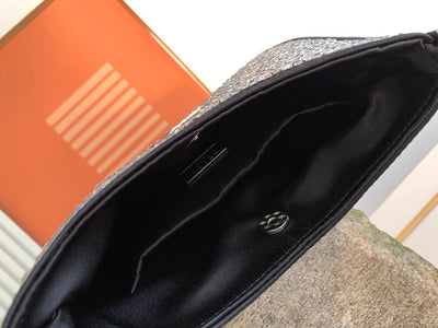 Bolso de satén Prada Cleo con cristales Metal