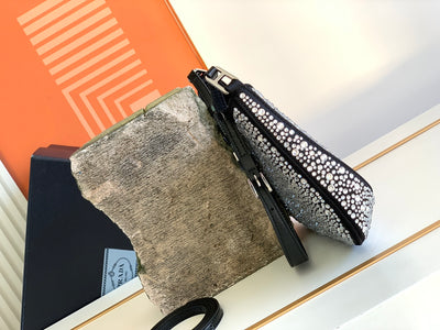 Bolso de satén Prada Cleo con cristales Metal