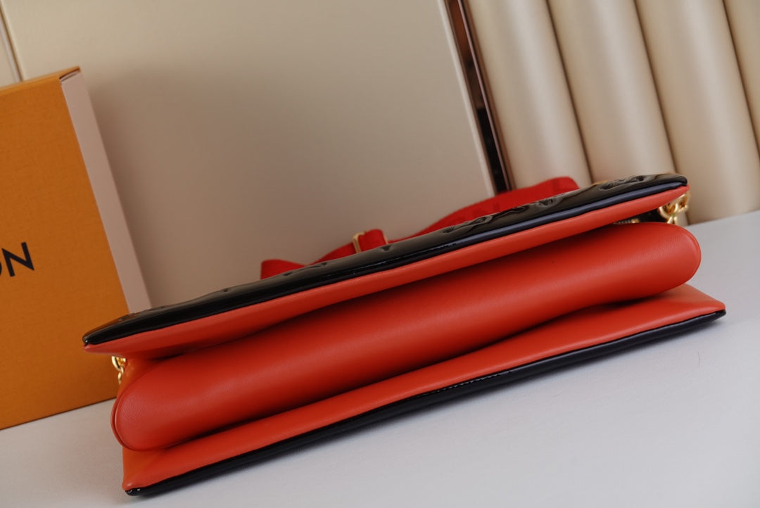 Bolso Coussin MM Negro/Rojo