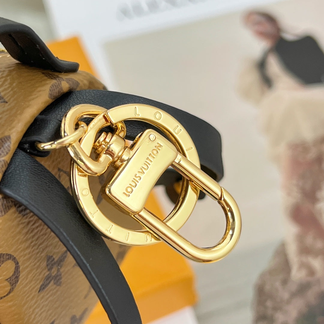 Accesorio Llavero Mochila Camel