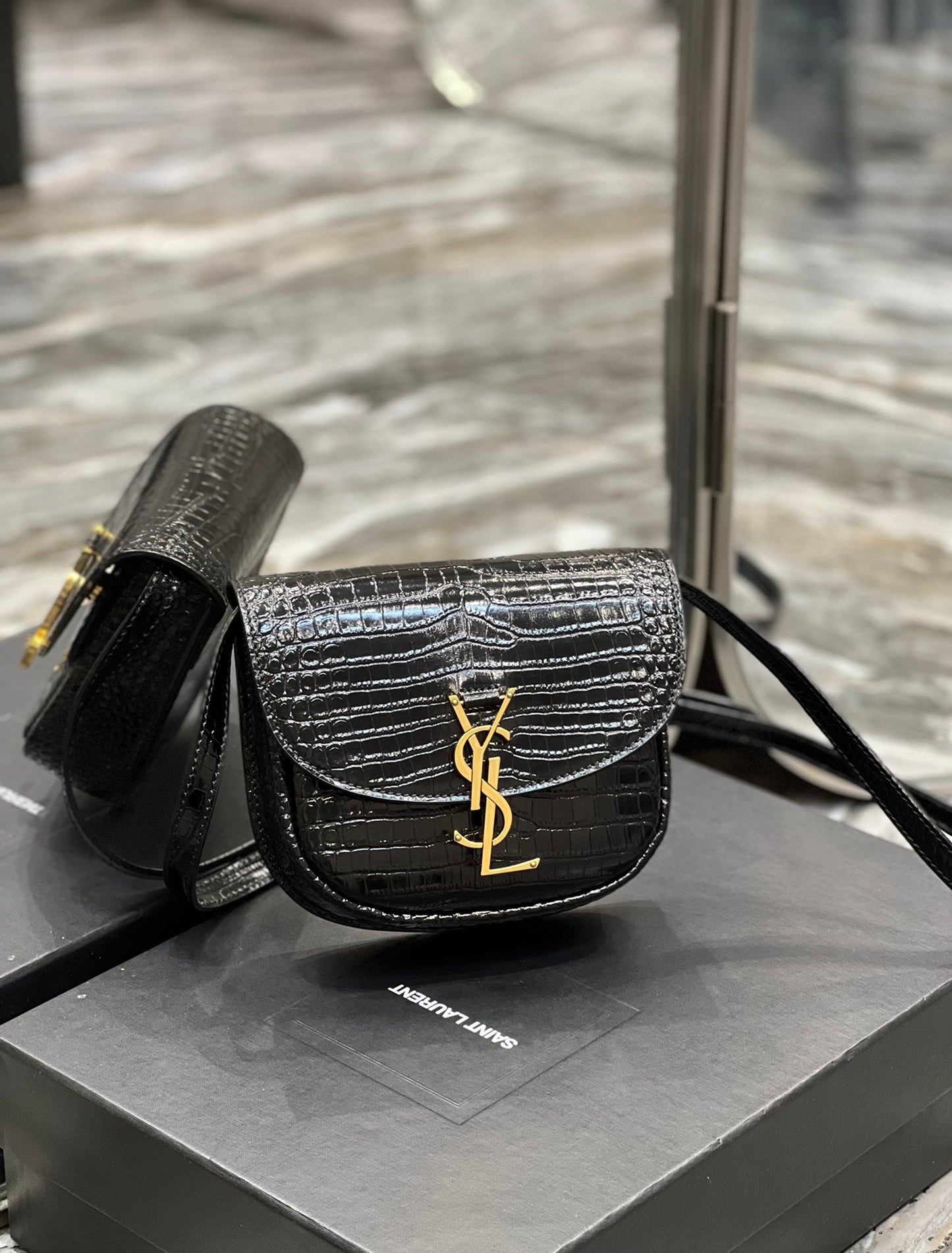 Bolso cruzado pequeño Kaia cocodrilo Negro