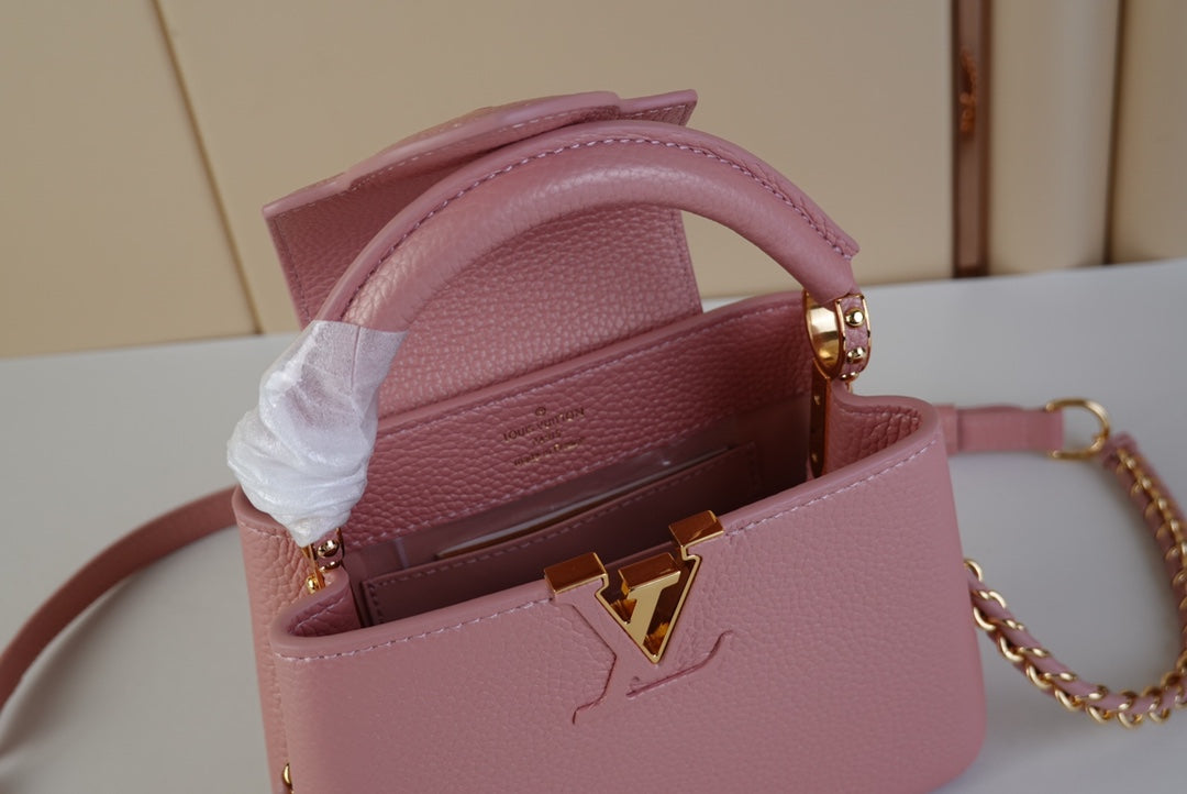 Bolso Capucines BB Rosa
