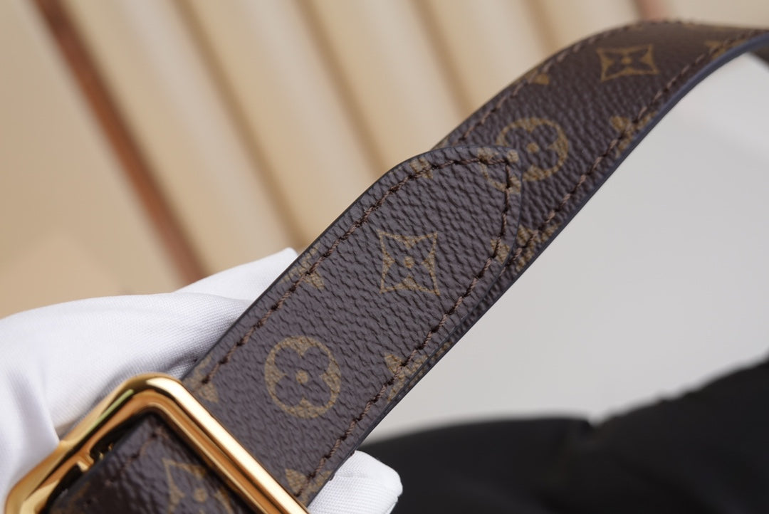 Riñonera Black LV Pillow Maxi