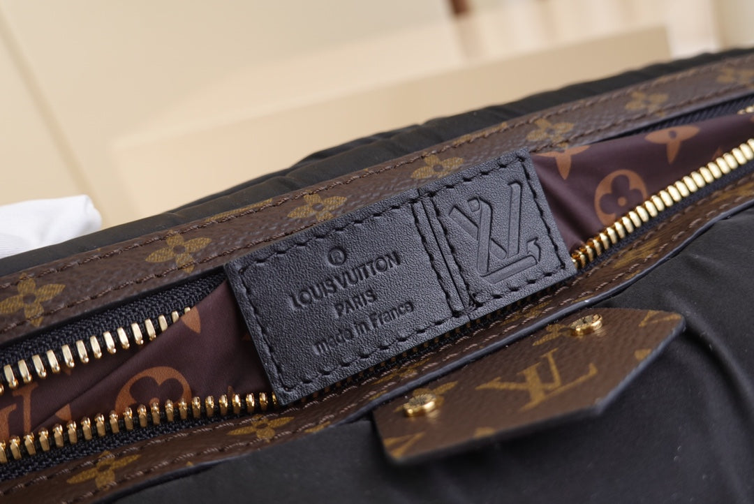 Riñonera Black LV Pillow Maxi