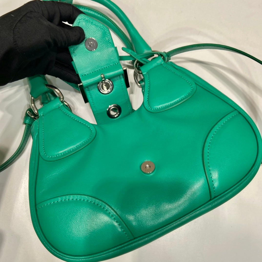 Bolso de napa acolchada Prada Moon Verde