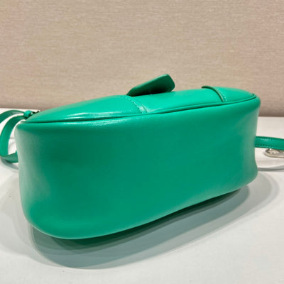 Bolso de napa acolchada Prada Moon Verde