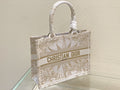 Bolso Dior Book Tote Mediano Rêve d'Infini Blanco/ Dorado