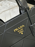 Bolso Prada Symbole pequeño con pespuntes Negro